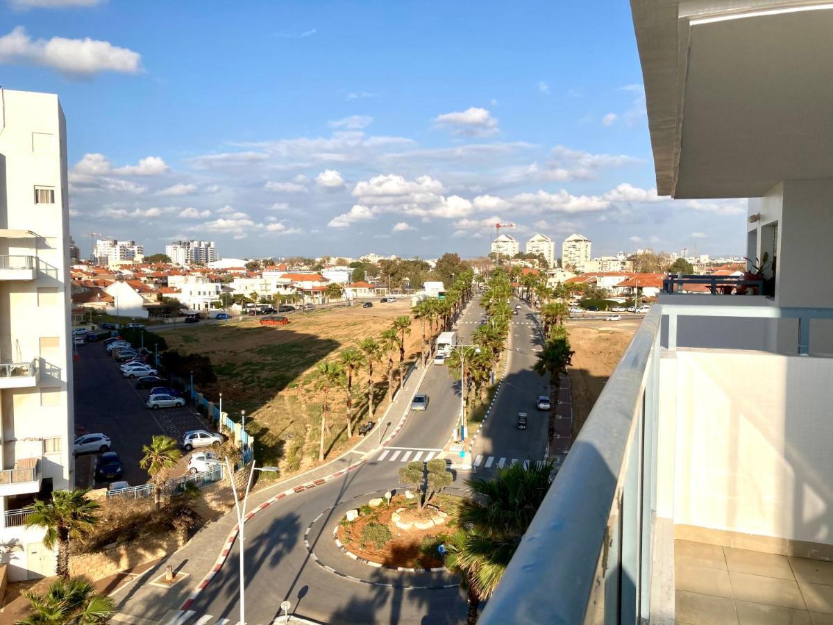 Exceptional View Facing Sea Of Givat Olga Hadera Apartment Екстериор снимка