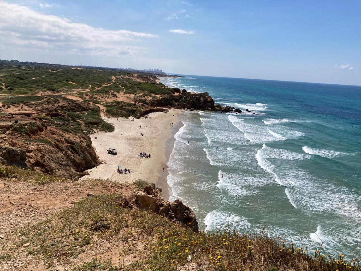 Exceptional View Facing Sea Of Givat Olga Hadera Apartment Екстериор снимка